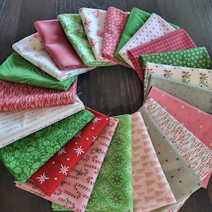 vintage retro christmas far quarters fabric bundle of 22 quality cotton prints. sweet collection of pink, red, green and cream. adorable