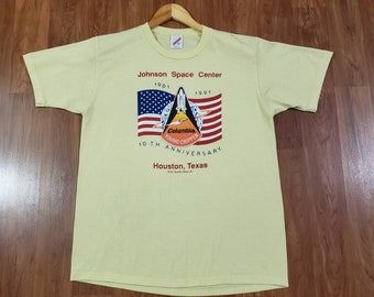 Vintage 1990s Johnson Space Center 10th anniversary Houston Texas Columbia Young Crippen STS-1 NASA space shuttle program 1991 tshirt Medium
