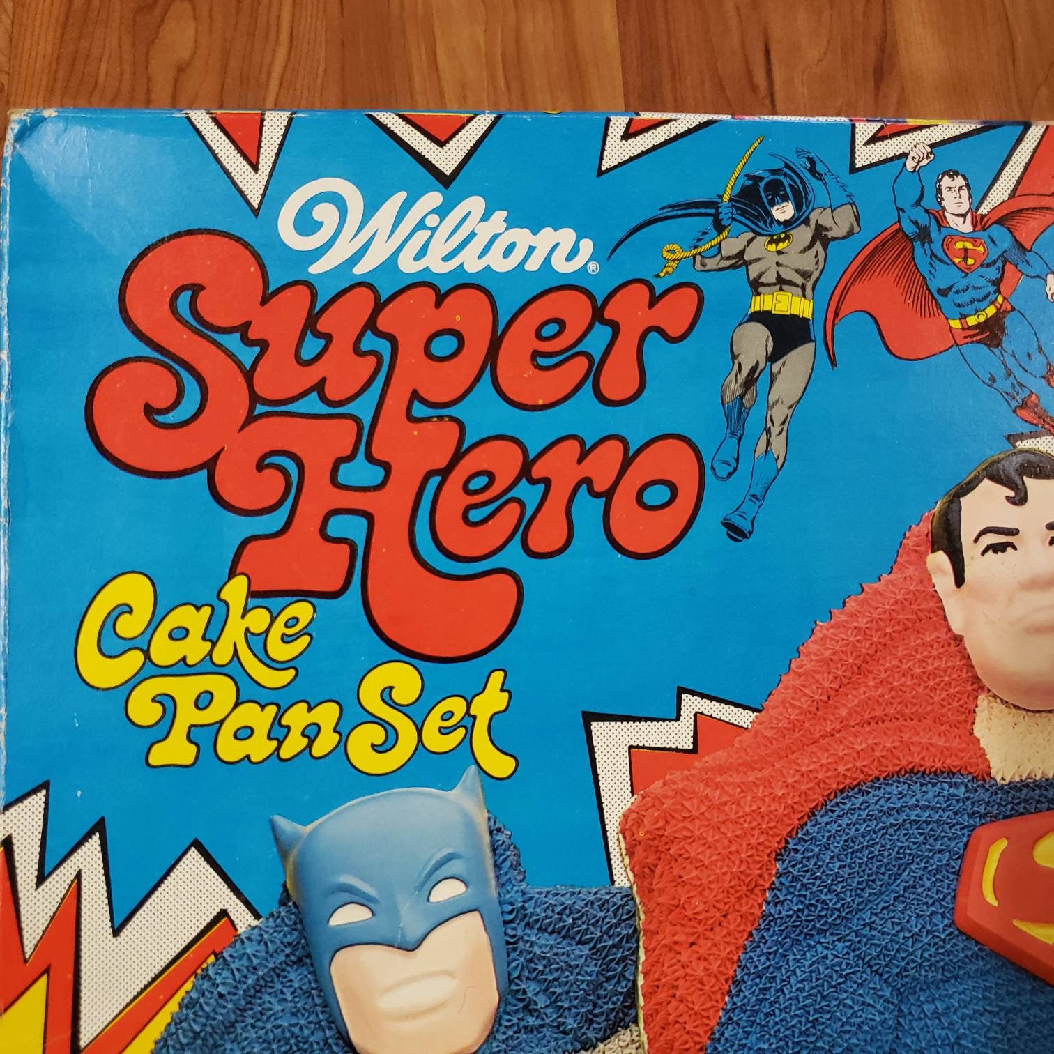 Superhero Birthday Cake Tutorial with Cake Boss! - Viva Veltoro