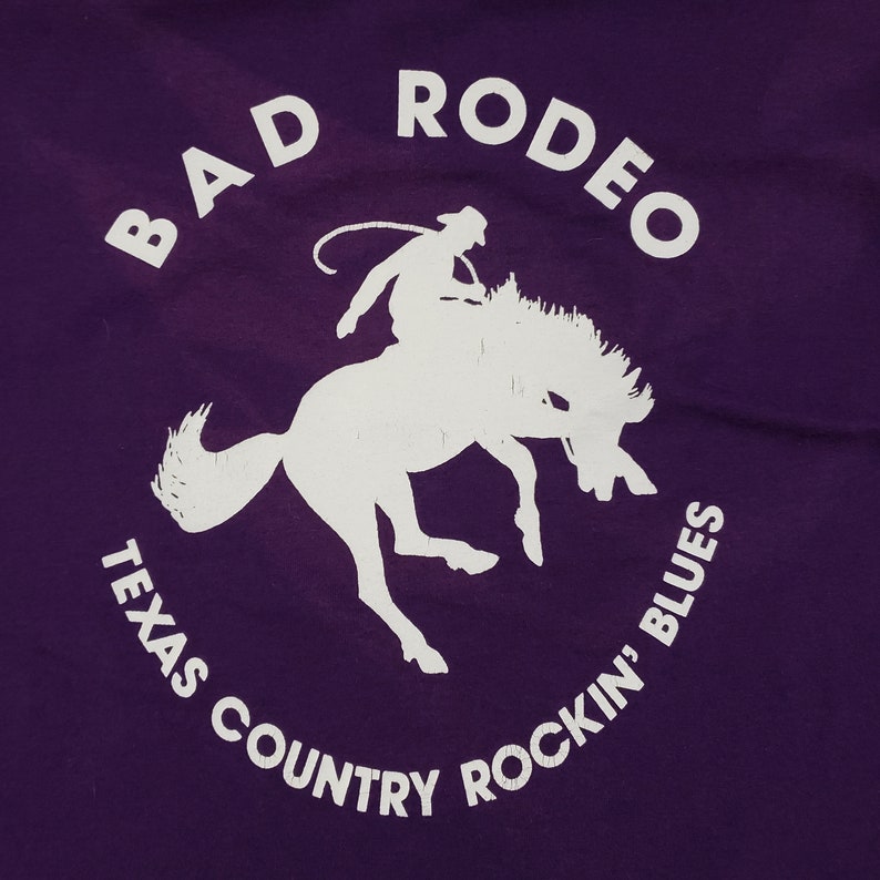 vintage des années 1980 Bad Rodeo Texas Country Rockin Blues Adulte XL chemise violette lourde sérigraphie sort Fruit of the Loom Best single stitch US image 4