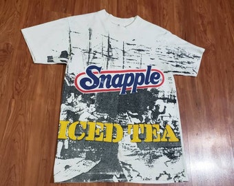Vintage Snapple Iced Tea Boston Tea Party Promo T-Shirt Single Stitch Medium all over print double sided made in USA rap tshirt