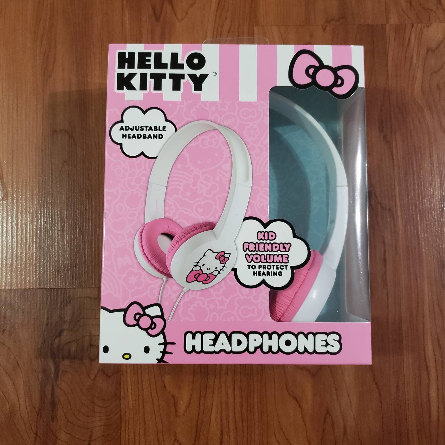 Lot of 7 New Hello Kitty by Sanrio X Creme Silky Sleep Mask Face Mask  Notebook Nail Files Headband Headphones Limited Edition Gift 