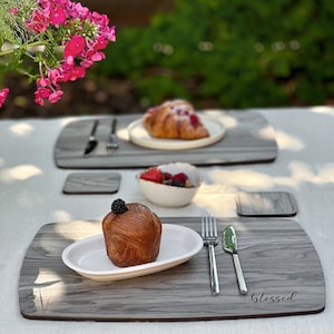 Wood placemat personalized set, table mats & coasters set, Farmhouse charger plates, Wood grain plate charger, Farmhouse wood charger plates