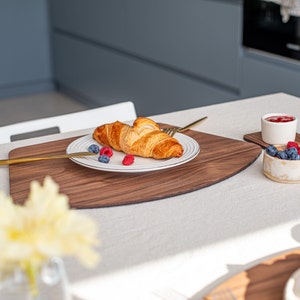 wood table mats for round table, set of 4, 6 + centerpiece, personalized wooden placemats