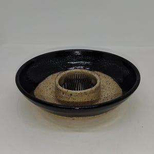 Ceramic Stoneware Flower Vase with Pin Frog Japanese Kenzan Flower Arranging Vase Ikebana