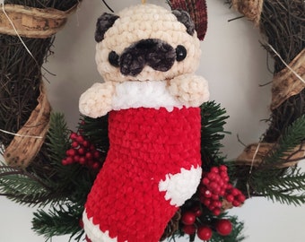 Bas de Noël carlin : cadeau personnalisable amigurumi au crochet fait main