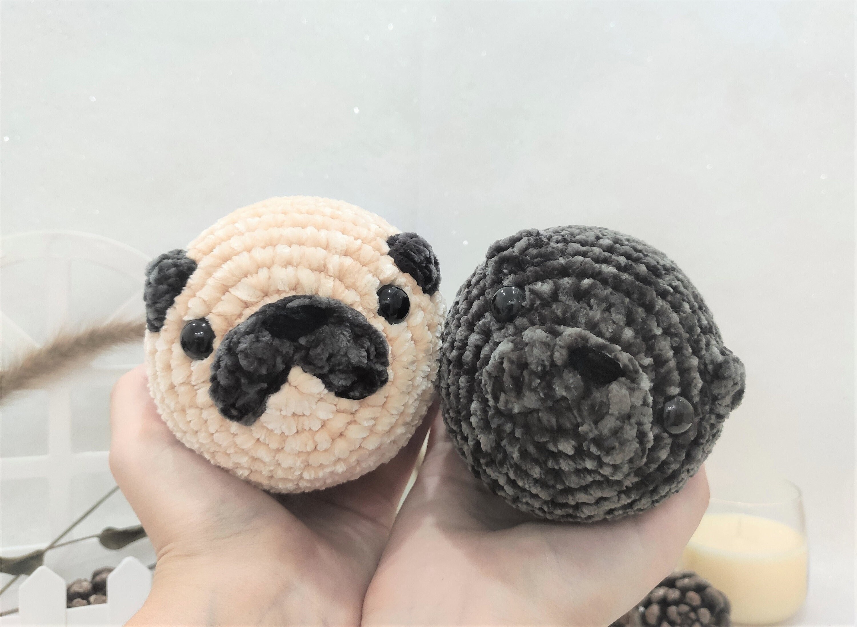 Peluche de Pug: ¡Peluche de Pug hecho a mano y tejido a crochet