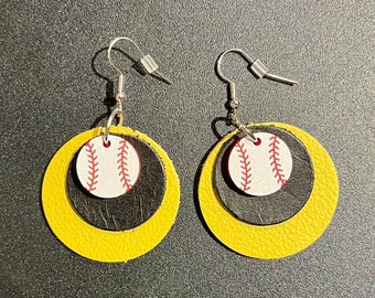 Pendientes de béisbol de cuero de los Piratas: dijes acrílicos grabados, ganchos plateados