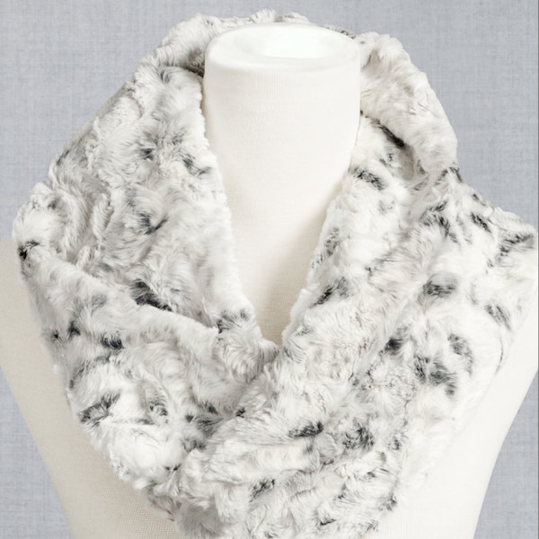 Infinity Scarf Kit from Shannon Fabrics - Alloy Snowy Owl Luxe Minky Infinity Scarf Kit - Alloy Snowy Owl Minky Fabric Included