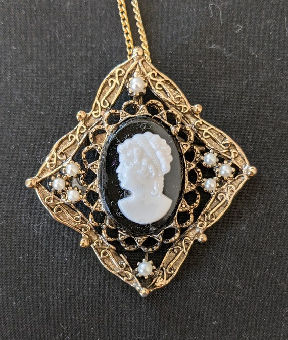 Vintage Square Cameo Pin Gold Tone Necklace Penda… - image 1