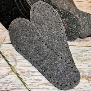 Moisture repellant vegan suitable felted sole / retaining / resistant felted sole / warm sole / felted shoes insole