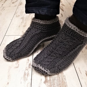 Zapatillas de punto para hombres con suelas dobles / botas de zapatillas para hombres / botas de zapatillas / zapatillas de ganchillo para hombres hechas a mano / zapatos de la casa / zapatillas de lana de ganchillo