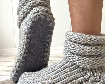 Knitted women slippers with double non slip soles /knit womens slippers handmade/house shoes/knit chunky wool slippers