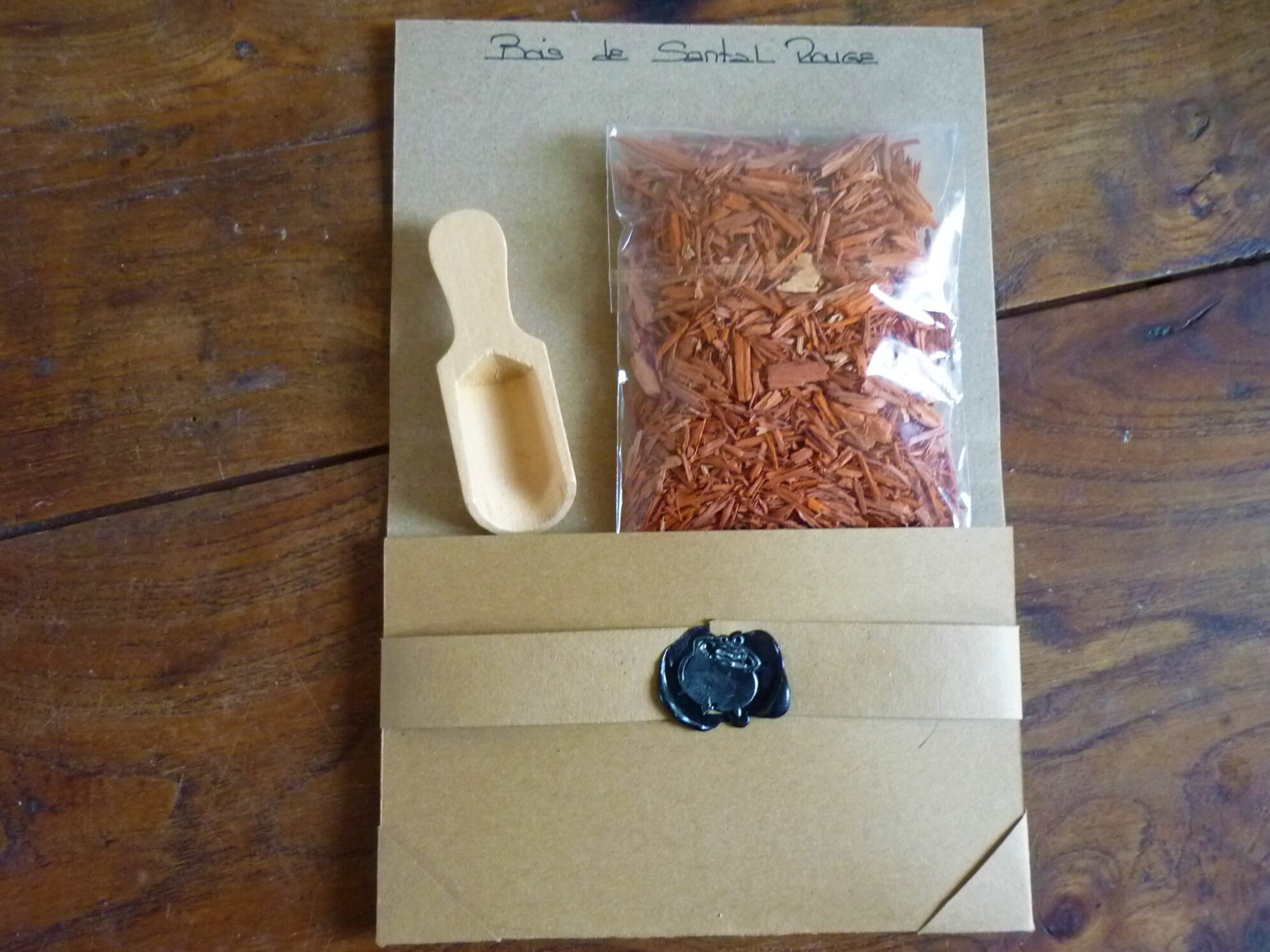 Bois de Santal Rouge Copeaux et Mini Cuillère Bois, Encens