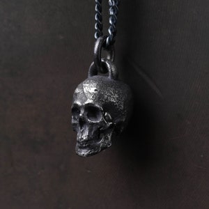 Men&#39;s Necklace Skull Pendant in Oxidized Sterling Silver