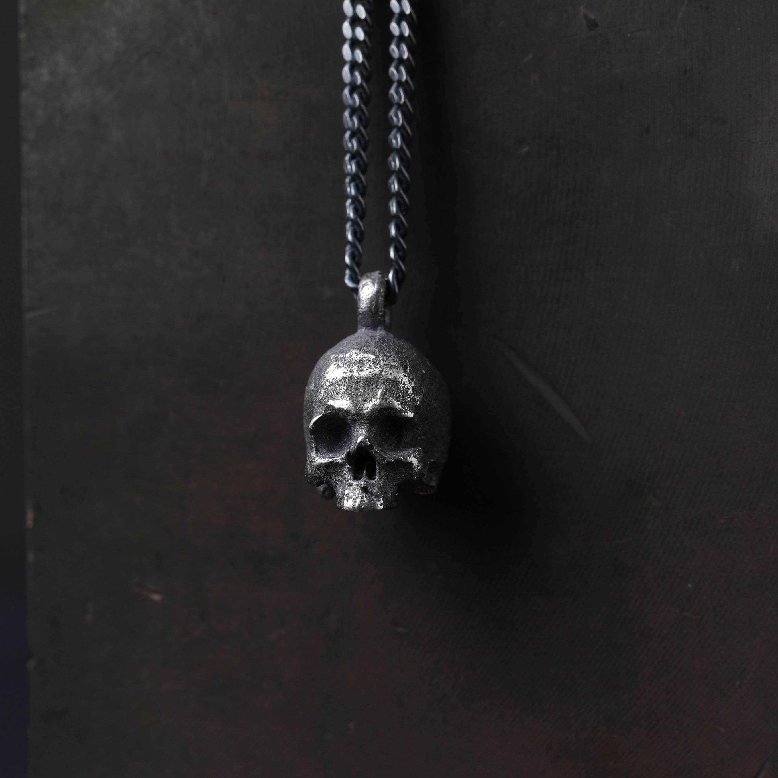 Womens Mens Jewellery Mens Necklaces Metallic - Save 10% True Rocks Gun Metal Grey Sterling Silver & 18kt Gold-plated Mini Skull Pendant in Grey / Gold 