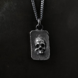 Man&#39;s Necklace Skull Memento Mori Pendant Personalized Engraving in Oxidized Sterling Silver