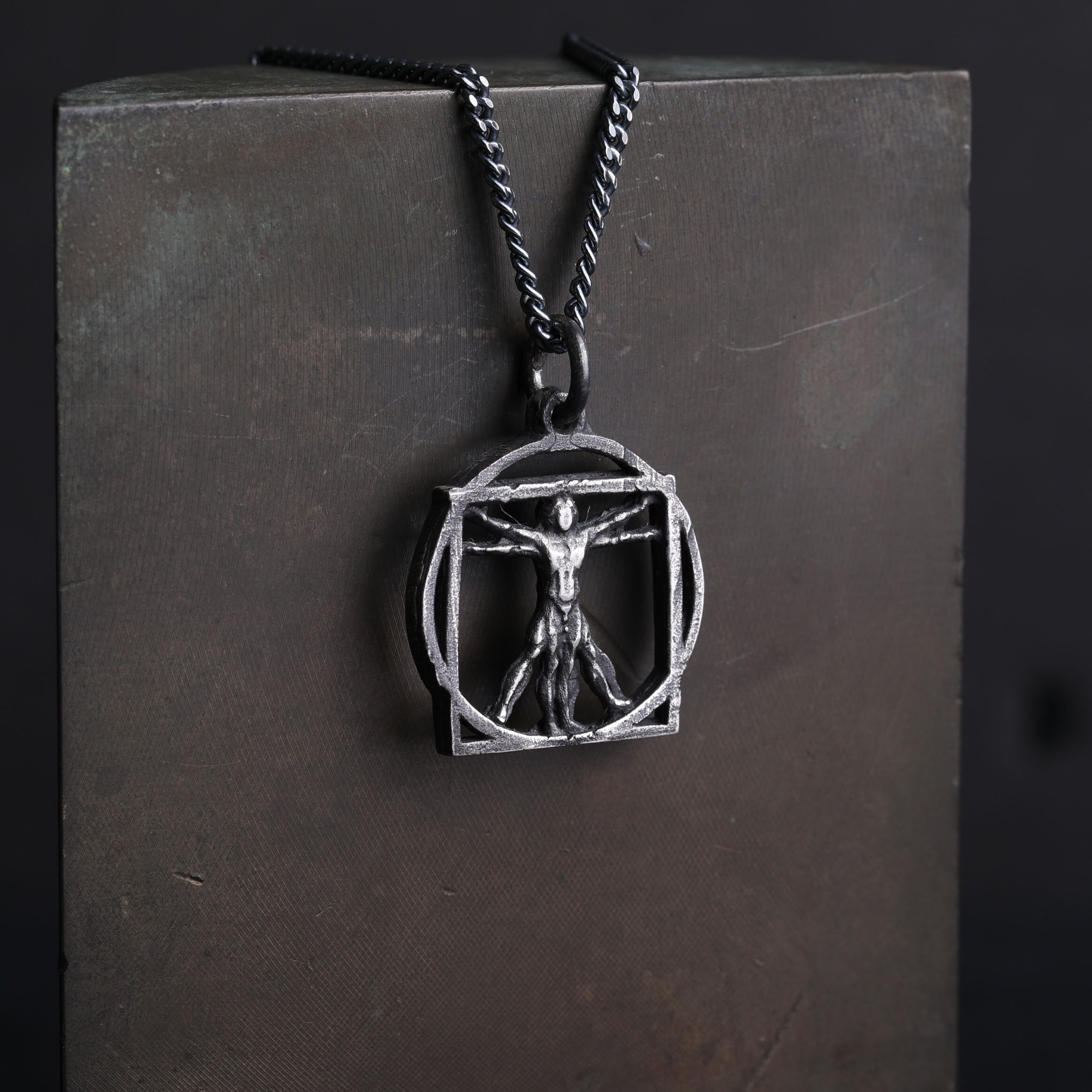 アクセサリー PS: The Vitruvian Man Silver Pendant Aged Silver Vitruvian Men Pendant | Silver Vitruvian Man