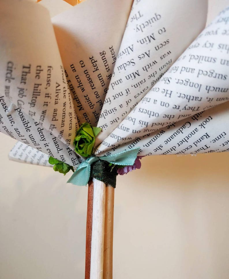 Paper Flower Bouquet Home Decor Folded Paper Art Alternative Bridal Origami Bouquet Wedding Day Bride. Floral Decor Bunch of Flowers