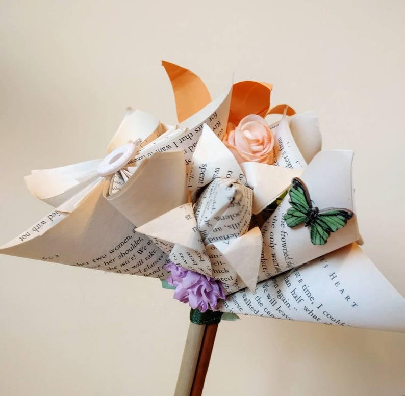 Paper Flower Bouquet Home Decor Folded Paper Art Alternative Bridal Origami Bouquet Wedding Day Bride. Floral Decor Bunch of Flowers
