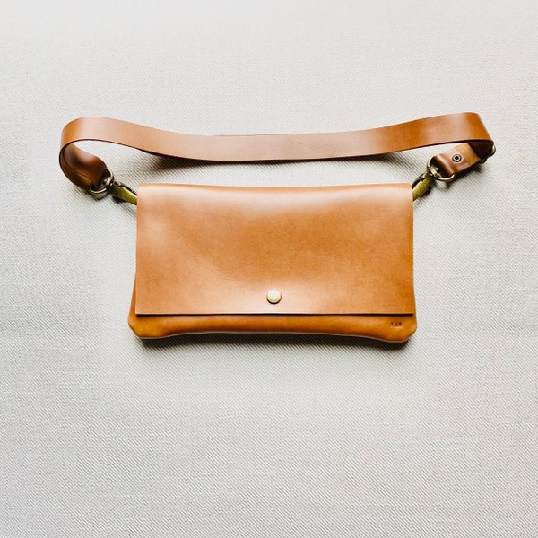 Leather Belt Bag, Travel Waist Pouch, Crossbody Fanny Pack • Etrangeres