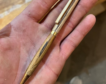 Penna sottile in legno