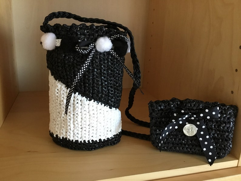 Upcycling Black-card multi-card holder with white peas Single bag pockethooked and hand-crafted