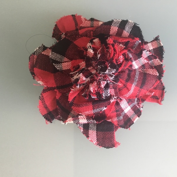 Broche pince cheveux tartan rouge / upcycling/ accessoire à accrocher, cheveux. Fait main