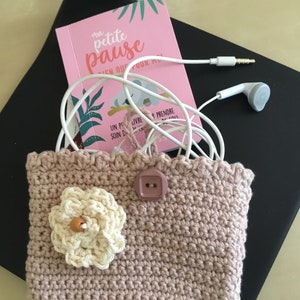 Porte carte,  petit carnet/ étui écouteurs écru crocheté main en coton