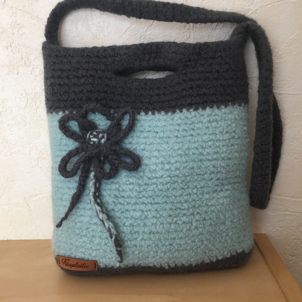 Sac en laine feutrée / besace main/épaule en laine feutrée bleu clair/gris. Fait main ,Français