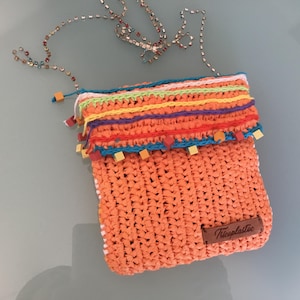 Sac upcycling /Petit sac abricot / sac d épaule, bandoulière bijou/ crocheté à la main. Modèle unique