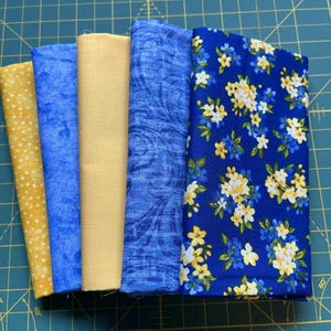 Blue and Yellow Floral Fat Quarter Bundle, 100% Cotton Fabric, 5 Pieces, 5 Designs,  18&#39;&#39; x 21&quot; Assorted Prints