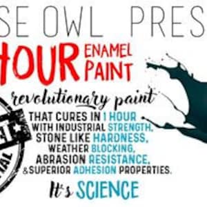 Puede incluir: Wise Owl presenta la pintura de esmalte de 1 hora, una pintura revolucionaria que se cura en 1 hora con resistencia industrial, dureza como la piedra, bloqueo del clima, resistencia a la abrasi&oacute;n y propiedades de adhesi&oacute;n superiores. Es ciencia. La imagen muestra una salpicadura de pintura azul y una ilustraci&oacute;n de b&uacute;ho en blanco y negro.