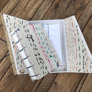 Sketchbook e scatola. Art journal originale. Diario, ricamo gratuito. Diario vuoto, carta per tecniche miste, copertina rigida in tessuto. Idea regalo per artista