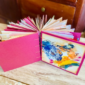 Diario di scarto fatto a mano. Diario di 365 giorni. Quaderno con copertina rigida e vuoto. Diario giornaliero senza data. Blocco note con carta collage. Album di ritagli con carta mista, paffuto.