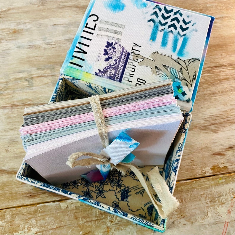 Sketch box, 100 pages for daily sketches. Book box, recycled mixed media fabric, embroidered. Papers: watercolor handmade kraft. Gift artist image 4