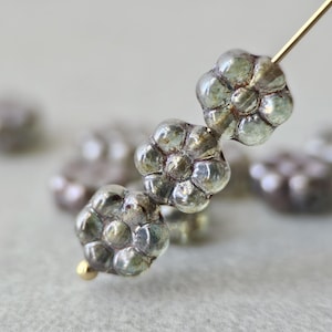 Green Czech Glass Flower Beads Floral Beads 8mm 10pcs Lumi