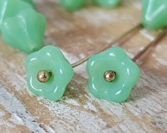 Jade Opal Green Czech Glass Bell-Shaped Flower Trumpet Flower Beads 25pcs