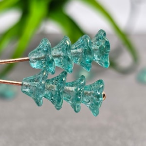 Light Emerald Green Czech glass Flower Cups 7x5mm 25pcs 5x7mm Floral