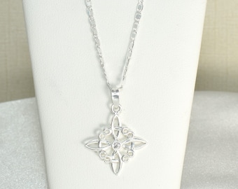 Witch Knot Celtic Pendant Sterling Silver Necklace, nudo de bruja, Gift for Her Valentine Day Sale Labor&#39;s Day Sale