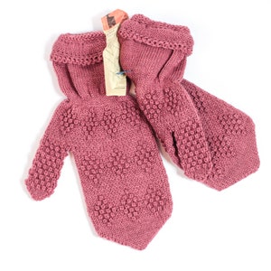 Vintage knit wool mittens deadstock pink wool mittens sweater mittens cozy mittens girly pink winter gloves cottagecore cozy dollykei
