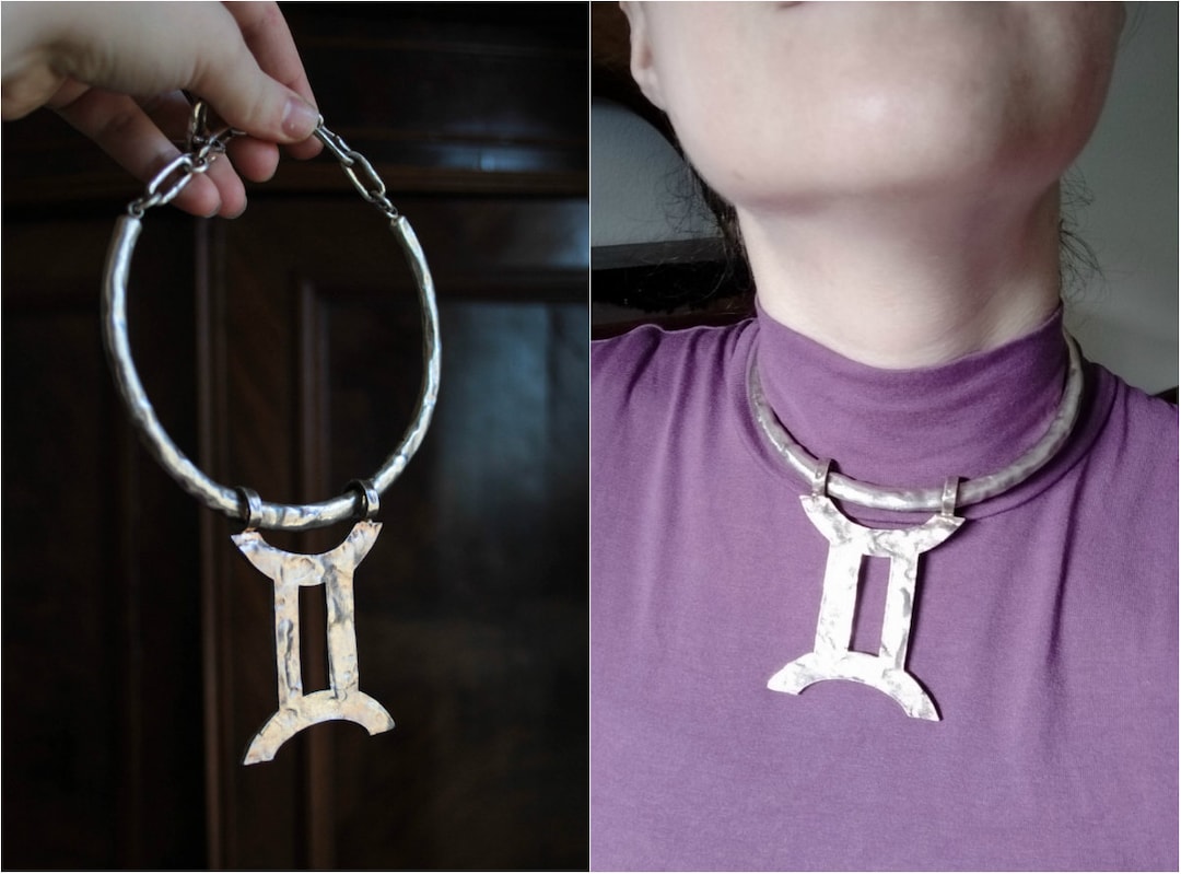 Pendentif Breloque BICHE De BERE - Signé Designer Français - Forme Yin Yang - Étain Multicolore - Occasion