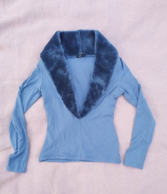 top with fur collar