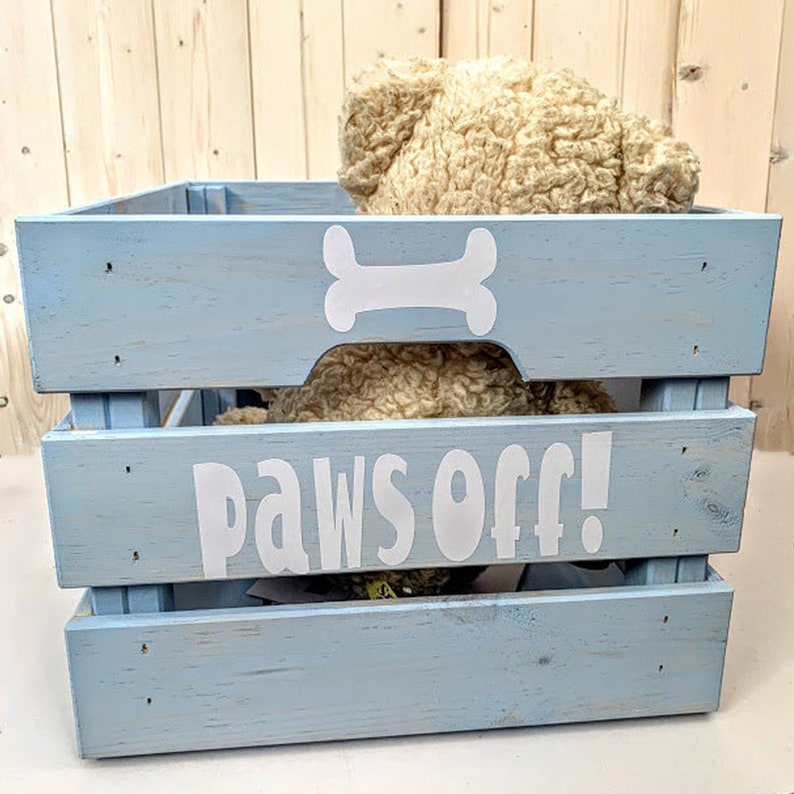 Caja de almacenamiento de juguetes para perros personalizada, caja de madera para juguetes de perros con nombre, jaula de almacenamiento para mascotas personalizada, caja de juguetes para cachorros, soporte para accesorios de perros para uso doméstico en el Reino Unido. imagen 3