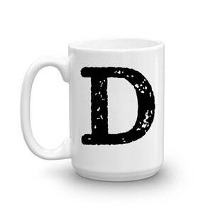 Taza con inicial, letra D, taza de cerámica de 15 oz, taza de regalo para hermano, taza para diestros o zurdos, taza de oficina, regalo de inauguración de la casa, amigo secreto