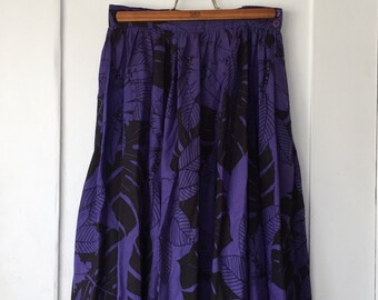 Women's Size 12 - Vintage 70s Purple Floral Print Flare Midi Skirt - Carole Little for Saint-Tropez West