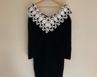 Women's Size 8 - Vintage 80s Black Velvet Off-the-Shoulder Cocktail Dress ~ Scott McClintock