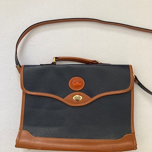 sac messager en cuir bleu vintage des années 90 ~ Dooney & Bourke