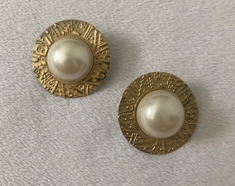 Vintage 80s Gold-Toned Art Deco Pearl Earrings