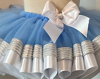 Falda tutú con ribete de cinta azul y plateada para niña / Elegante tutú de cumpleaños / Traje para fiesta de pastel / Tutú de princesa / Accesorio para fotos / Hecho a medida.